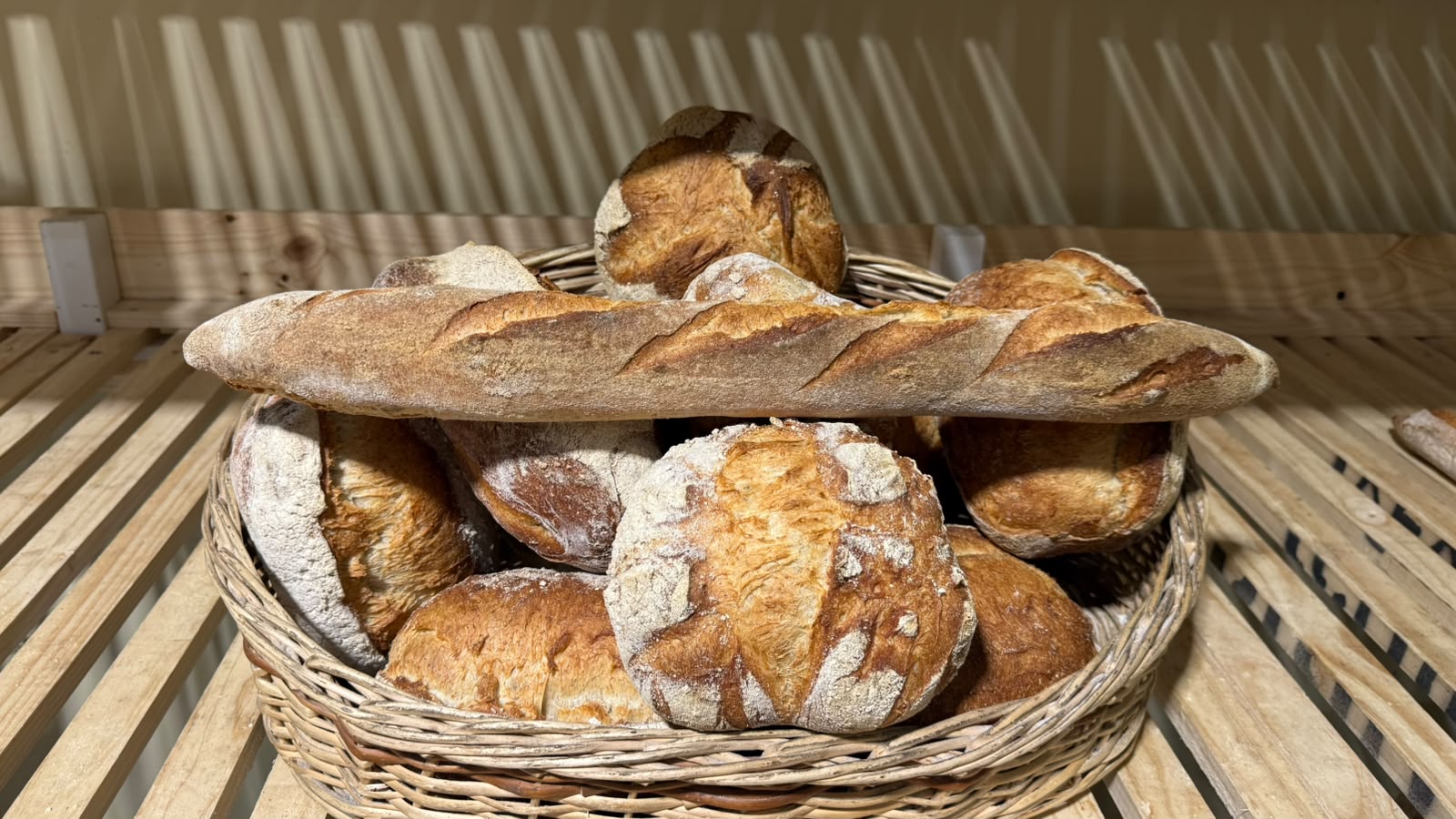 Canasta de pan de campo